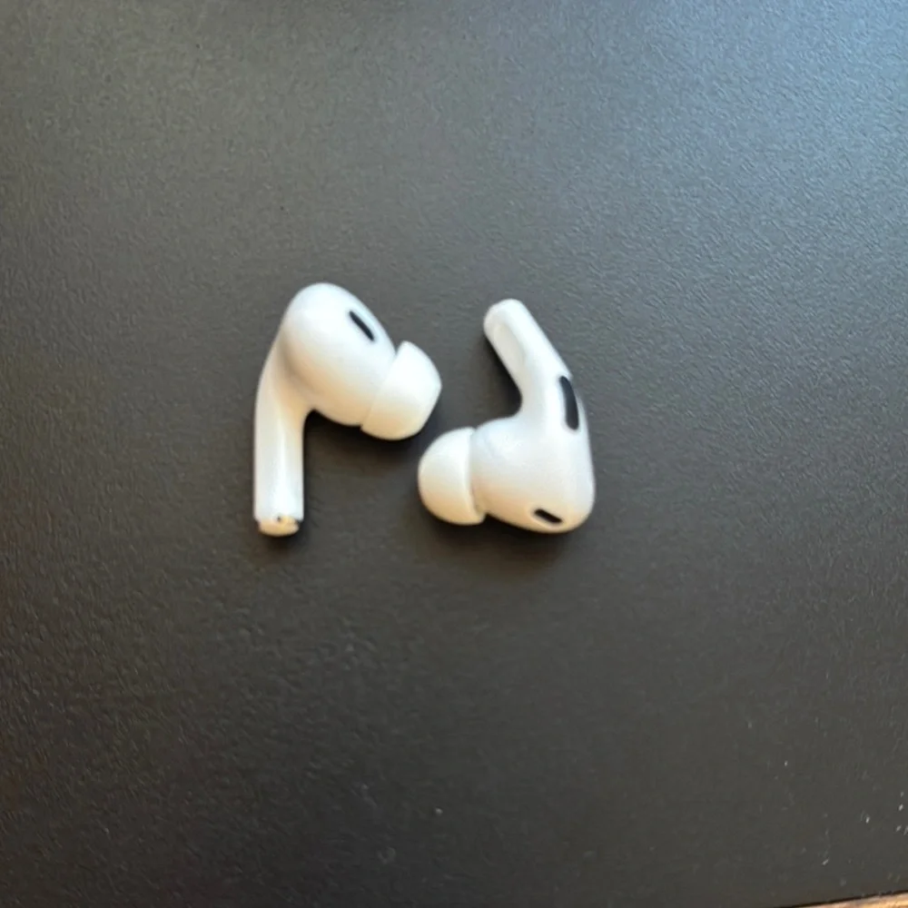 Apple AirPods Pro - White - Picture 6 of 6